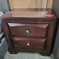1 Nightstand 