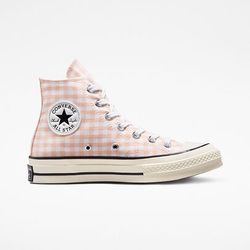Chuck Taylor (size 6)
