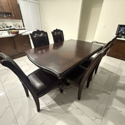 Dining Room Table 