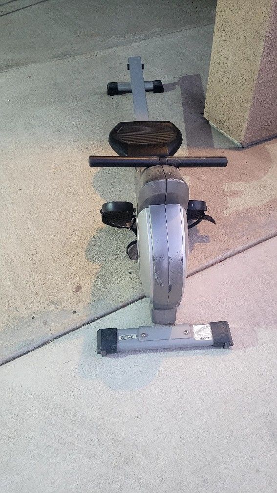 Exercise Equipment Rowing Machine