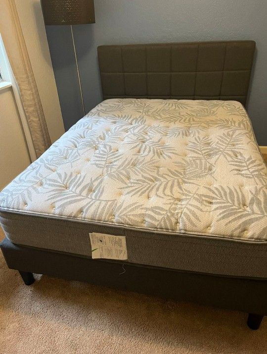 Full Size Bed Frame With Mattress 