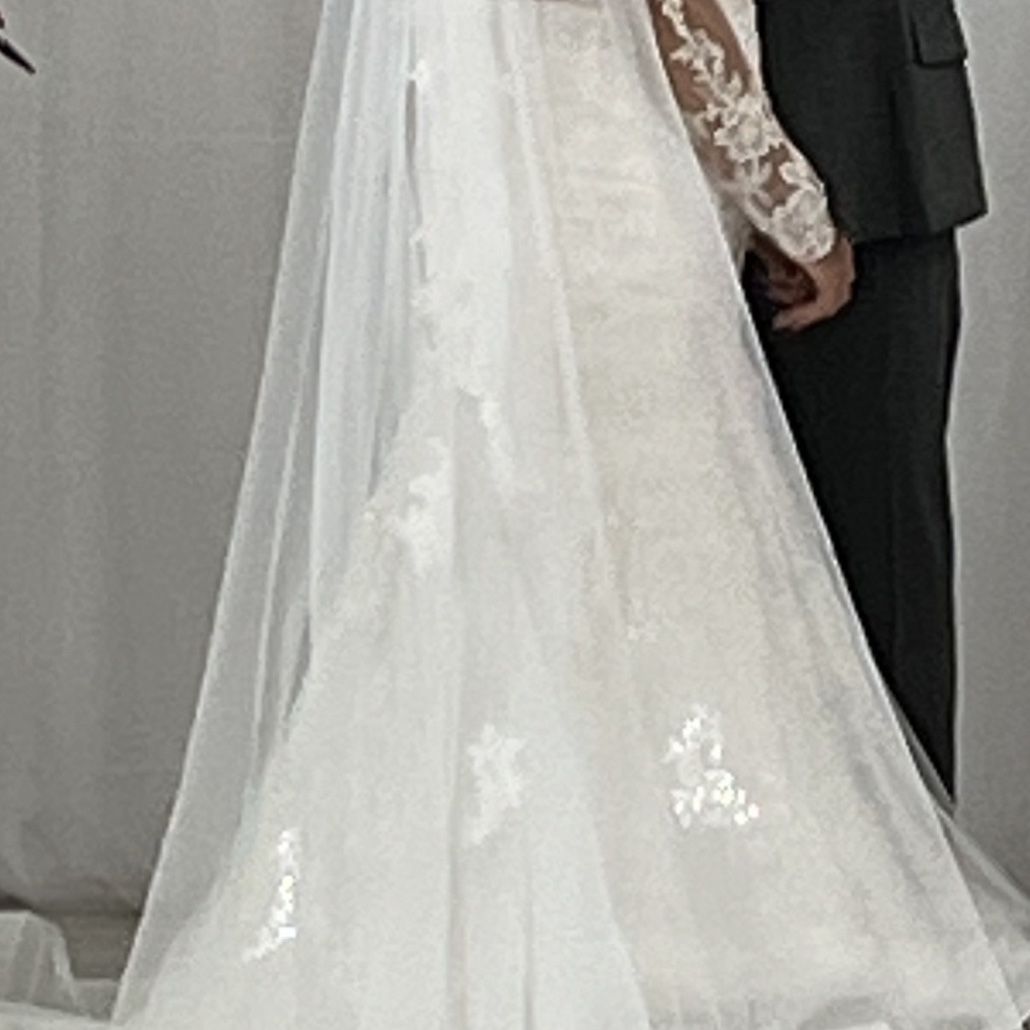 Beautiful White Trumpet Style Wedding Dress Size 14