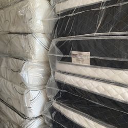 🌟✨Mattress Pillow Top All Sizes ✨🌟 ☑️ 12” inches tall 🟦All sizes 🛏💤 🟩Same day delivery available🚛 🟠Queen sizes 🟡Full sizes 🟢Twin sizes 🔵