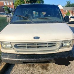2001 Ford E-250