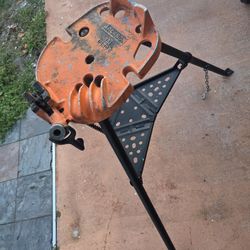 Pipe Vise  / tripod