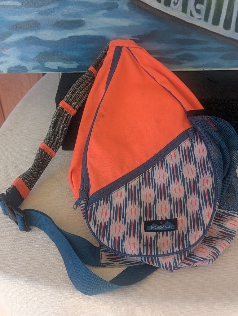 KAVU Rope Sling Bag Backpack Orange Geometric Pattern Crossbody