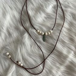 Leather Choker With Freshwater Pearls And verdigris Patina Feather pendant 