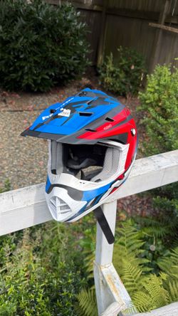 AFX racing helmet seems to be in great condition FX 17 model AFX racing helmet seems to be in great condition FX 17 model