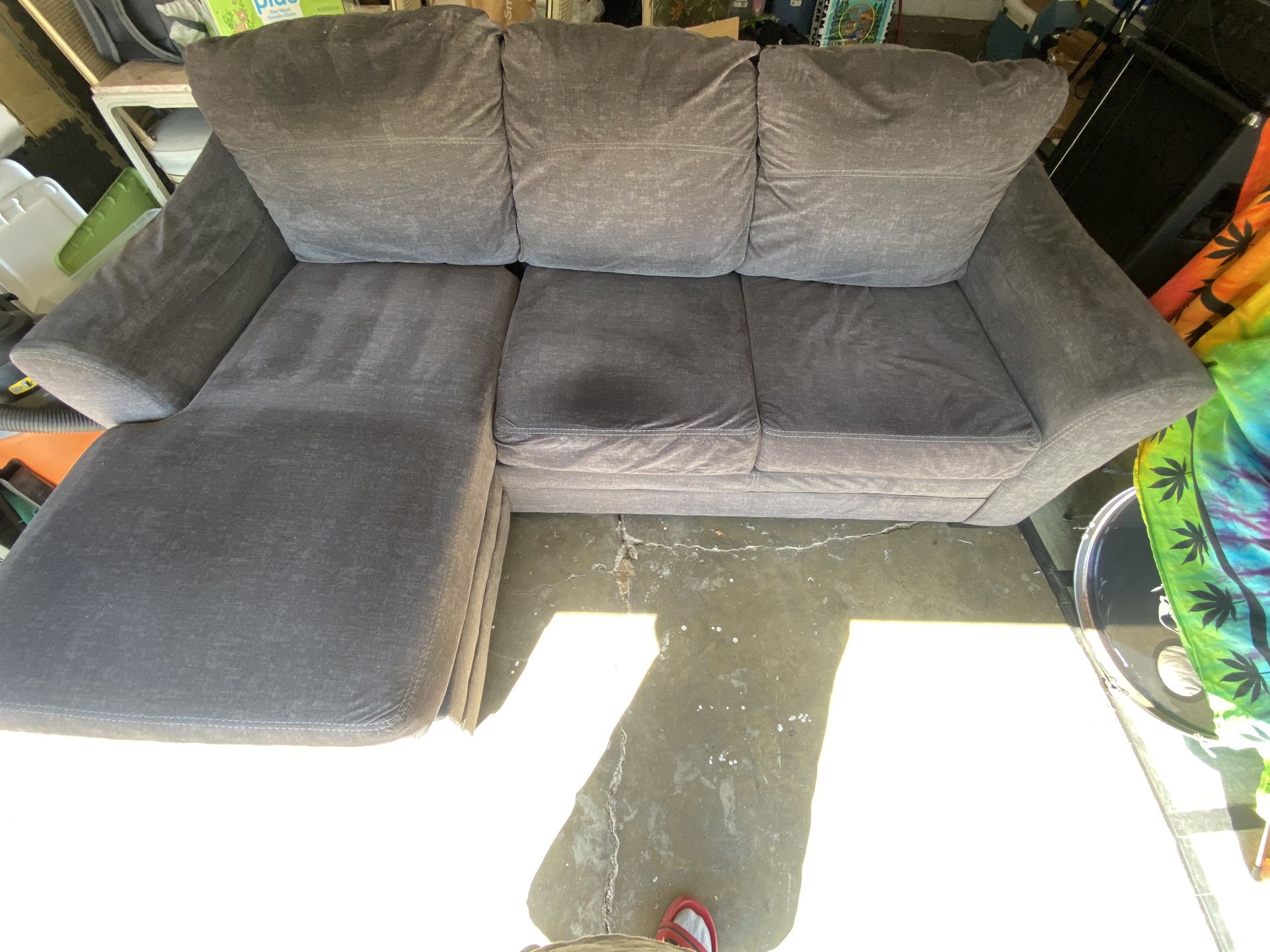  Couch With Reversible Chase