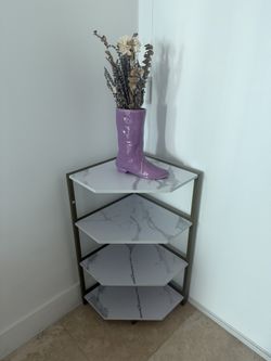 Corner Shelves