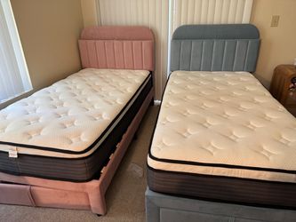 2 Beautiful & Very Clean Twin Kids Beds – Pink & Blue