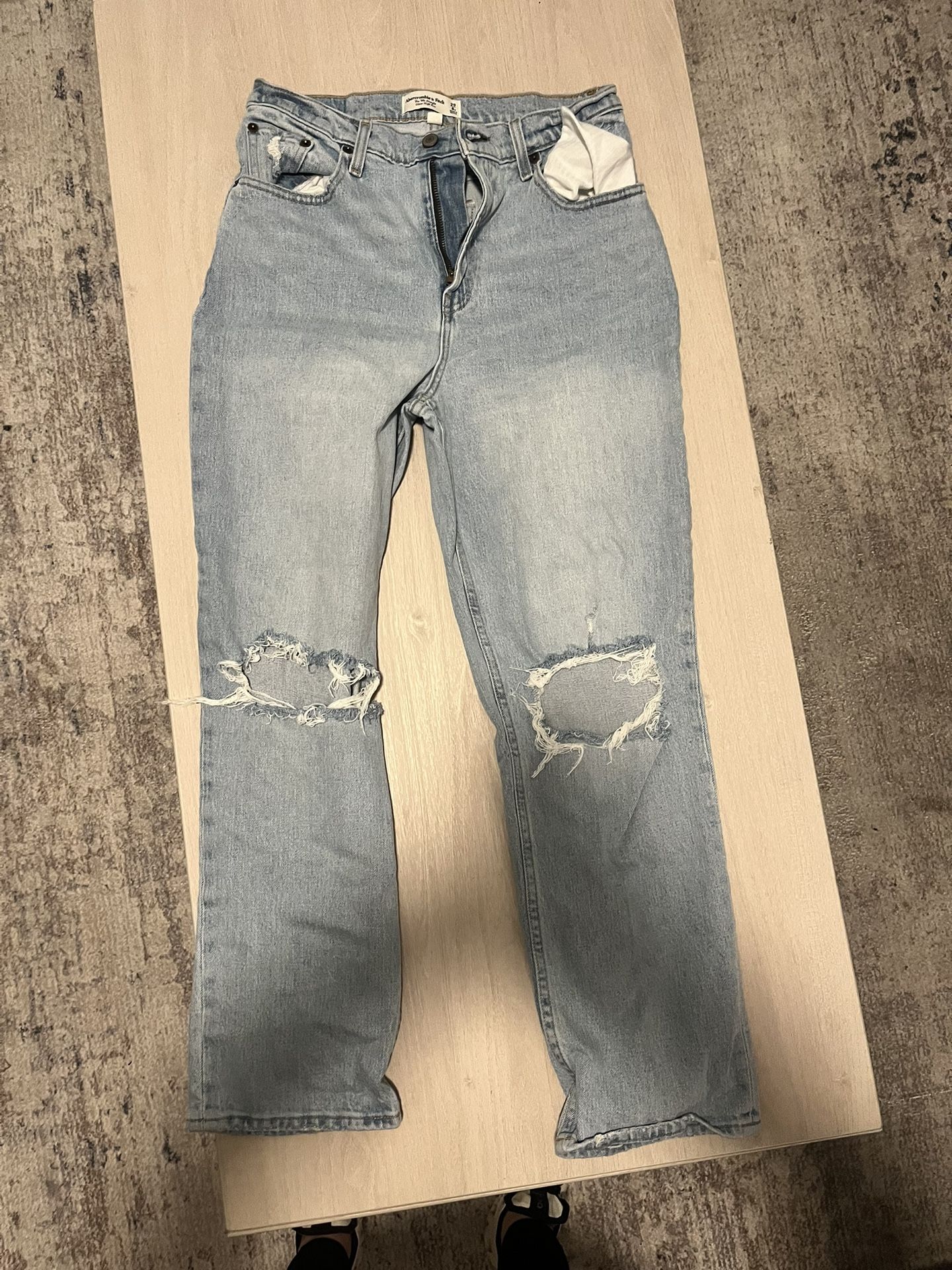 Assortment Of Women’s Jeans Size 8 #forever21 #wrangler #abercrombieandfitch