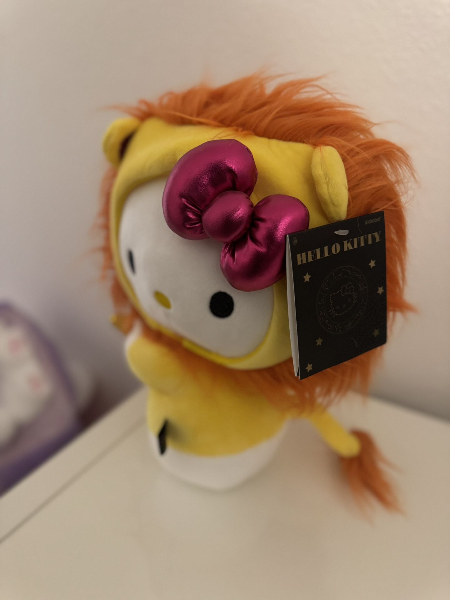 Leo hello Kitty Kidrobot