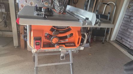 Ridgid 10" Table Saw With Stand