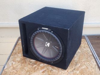 KICKER 12" car audio woofer setup