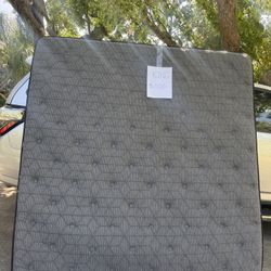 Sealy King Mattress – Clean, Great Condition