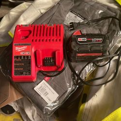 Milwaukee M12 & M18 Charger & 1 M18 Battery