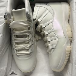 Jordan 11 Pearl Size 10.5M New