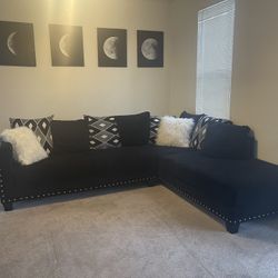 Black Sectional Sofa With Pillows 