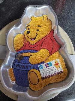Cake pan number one and Winnie the pooh