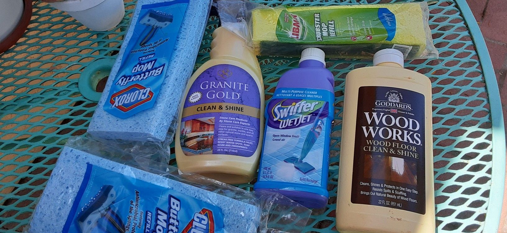 FLOOR CLEANING SUPPLIES