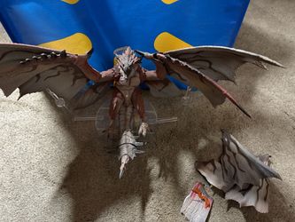 SH Monsterarts Rathalos & Nargacuga