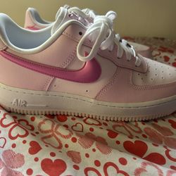 Pearl Pink Paw Print Nikes 7.5 Women’s