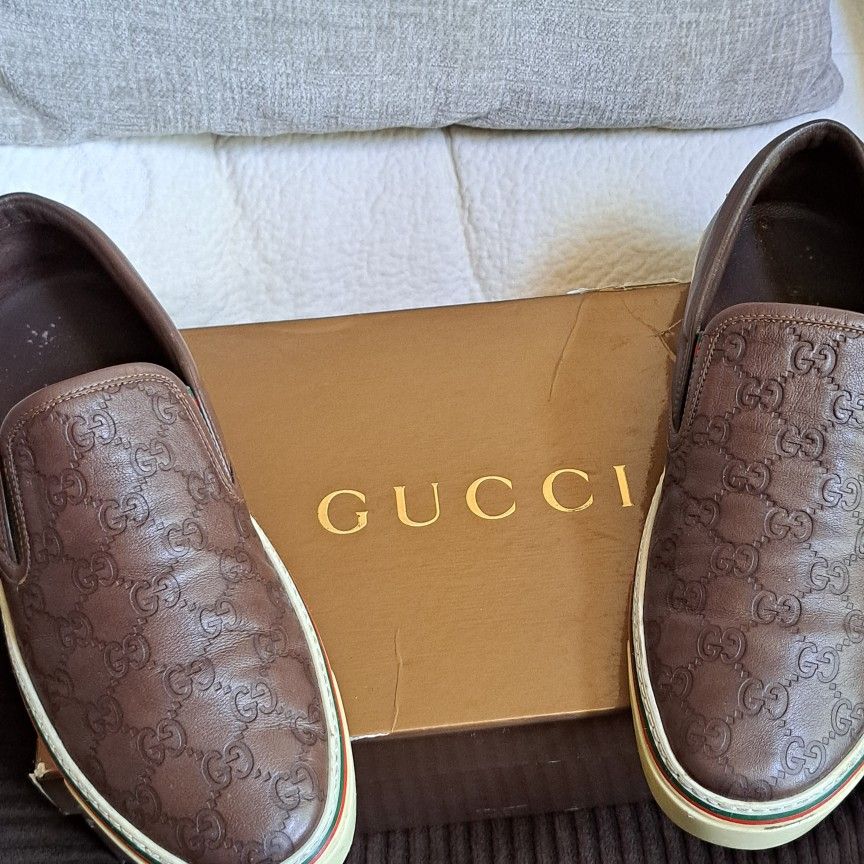 EXCELLENT " AUTHENTIC GUCCI SHOES SIZE 9 WITH DUSTBAG, BOX & TAGS 130$