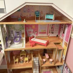 Doll House 