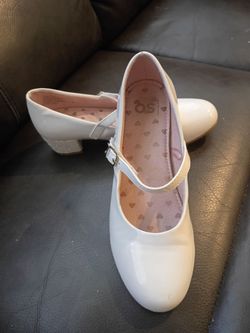Girl dress shoes size 3
