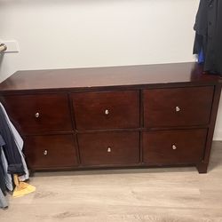 Sturdy dresser