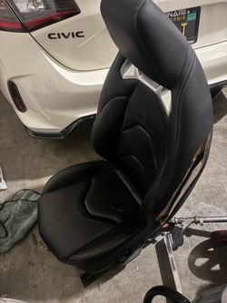 Supra driver's seat