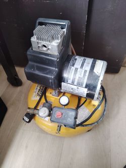 Hauser Air Compressor (works!)