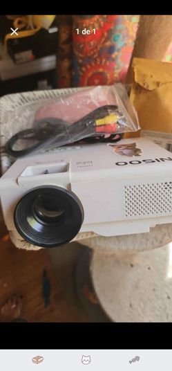Mini Projector with Cables