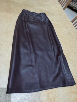 PRICE DROP: NW/OT, MAGLIA, MADE in the USA, 6, lined, BURGUNDY LAMBSKIN LEATHER