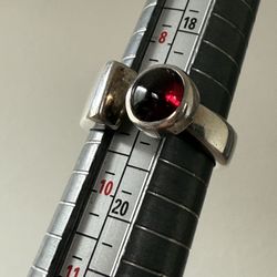 Vintage Sterling Size 9 Garnet Modern Ring