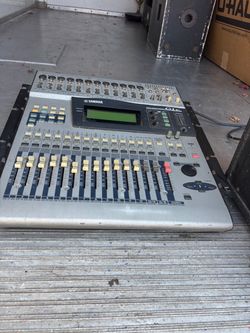 Yamaha 01V Digital Mixing Console