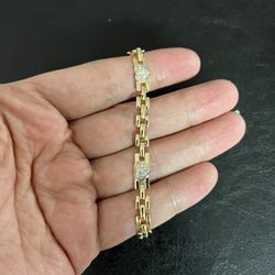 Gold Plated Heart Bracelet.