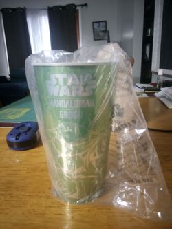 Sealed green "The Mandalorian and Grogu" color-changing collectible cup