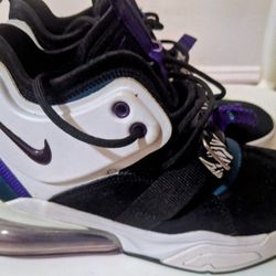 Nike Air Force 270 Black & Green Sneakers - Size 8.5 - Only $50!