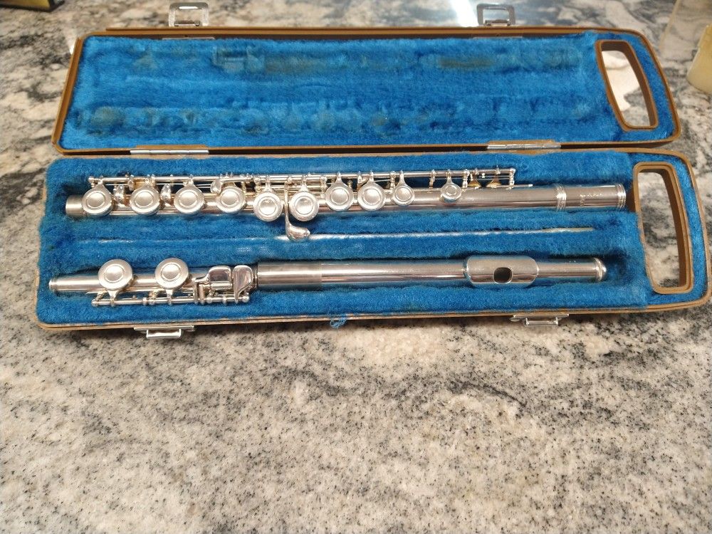 Yamaha Flute Model Ysl-24s