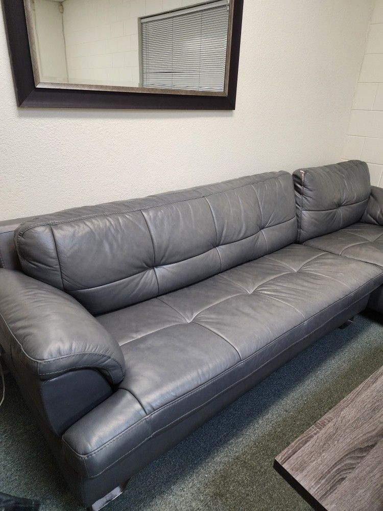 Couches $100