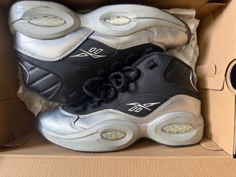 Used sneaker and slides