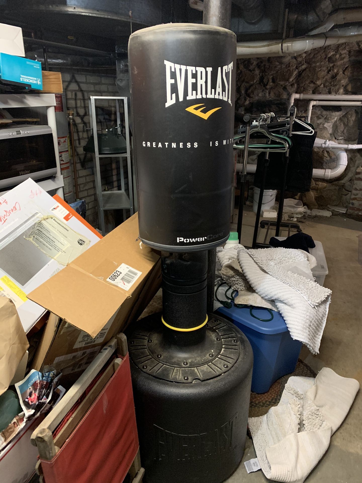 Everlast punching bag. Water filled. Moving