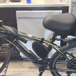 Black E Bike, 26 X 2.10 Tires