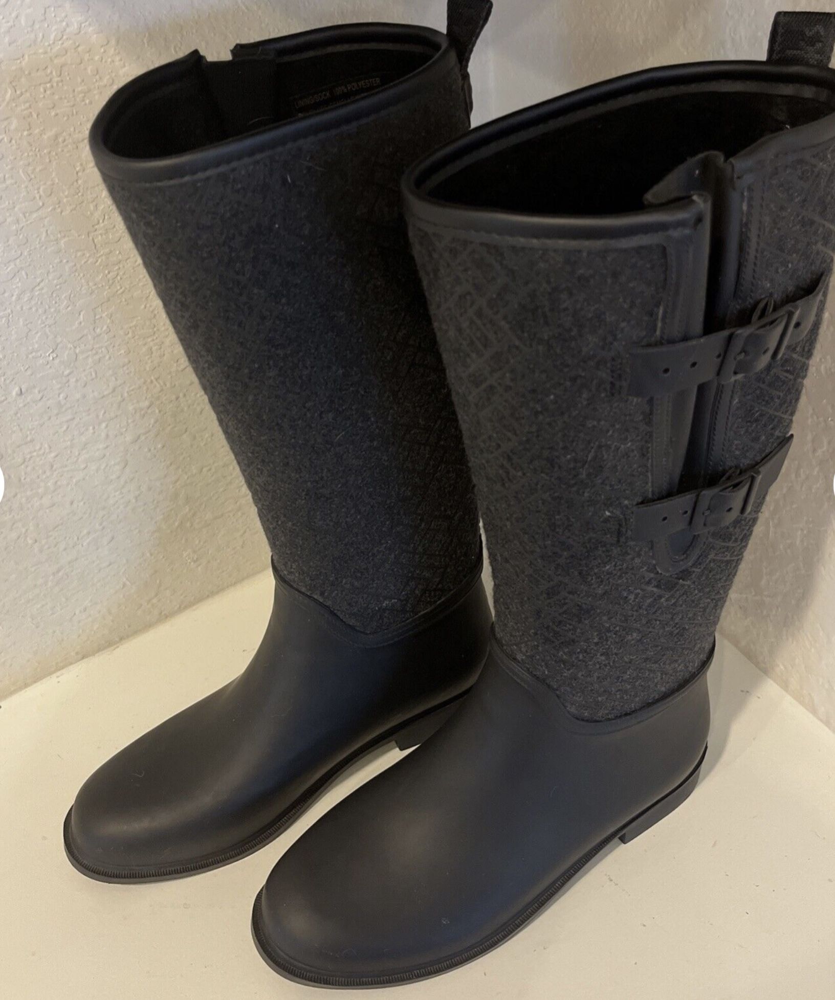 Woman’s Clark Rubber Rain Boots