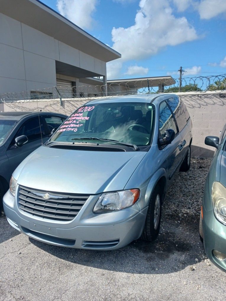 2006 Chrysler Town & Country