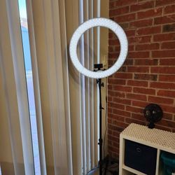 Ring Light With Wall Mount