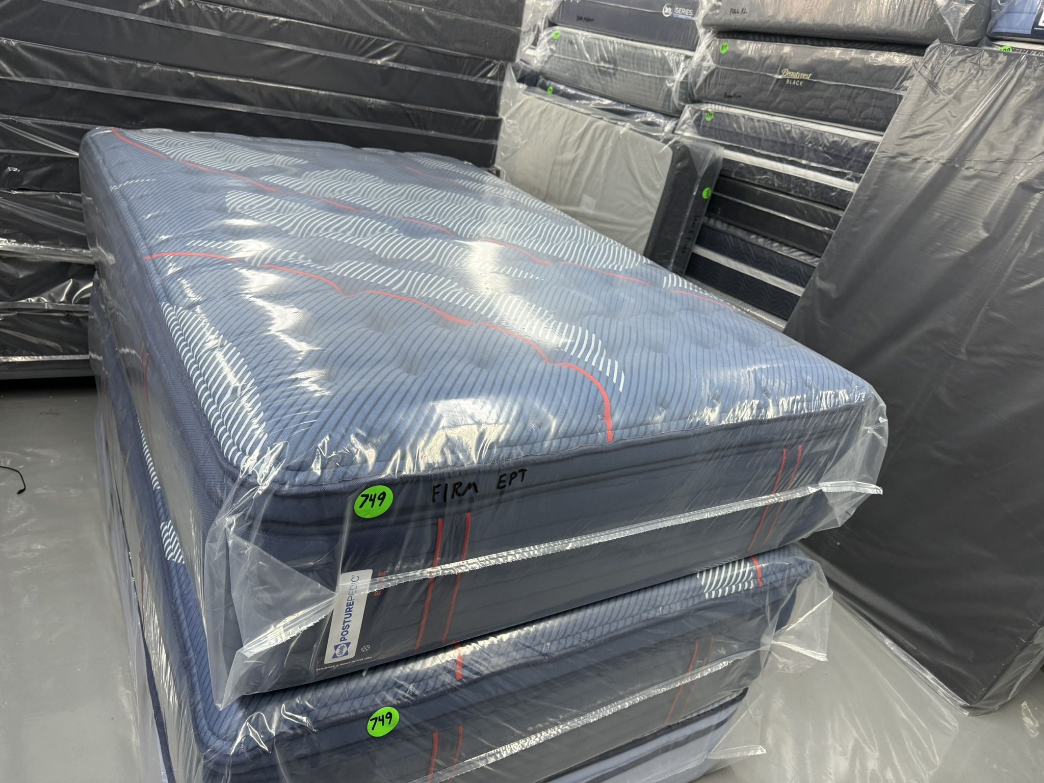 FULL SIZE SEALY POSTUREPEDIC ELITE (FIRM) PILLOW TOP MATTRESS & BOX SPRING BED SET