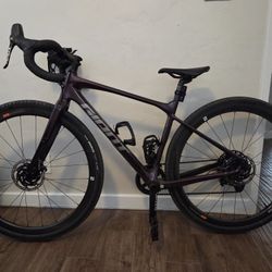 Giant Revolt XS Gravel Bike Plus Garmin Edge 1030 Plus Bundle